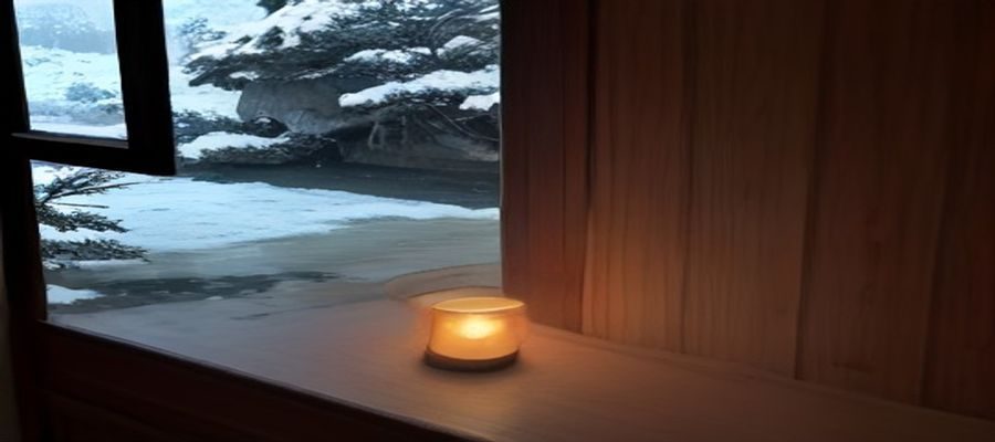 日本一本道内容详情页操作界面示意图，展示画质标注、标签筛选和免费预览按钮的位置，紫罗兰色调复古风格